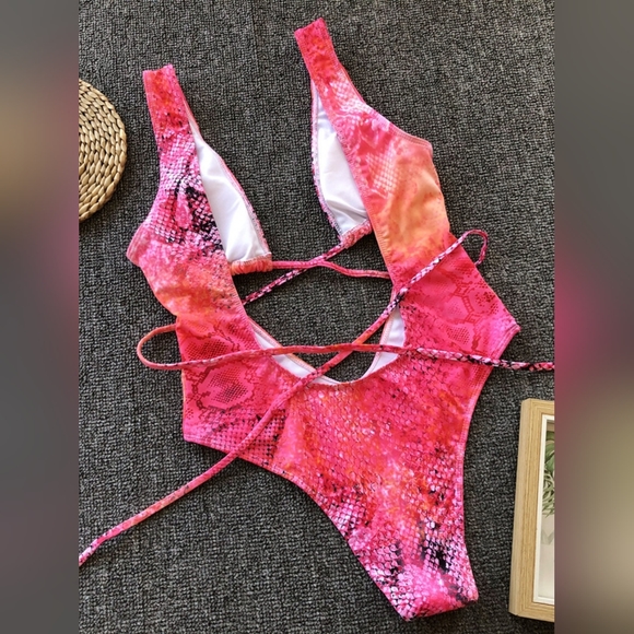 Wild Temptation Plunge One-Piece Swimwear - Pink - Picture 4 of 4